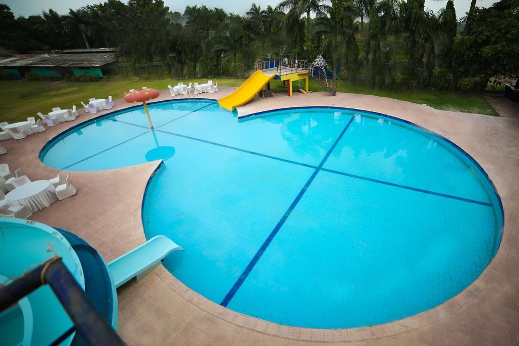 Meghdoot Hotel & Resort Ujjain Exterior foto